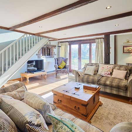 Host & Stay - Tregaer Mill Barn Dingestow ภายนอก รูปภาพ